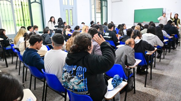 Sujarchuk: "la educación es el eje en el cual se construye igualdad, desarrollo y futuro"